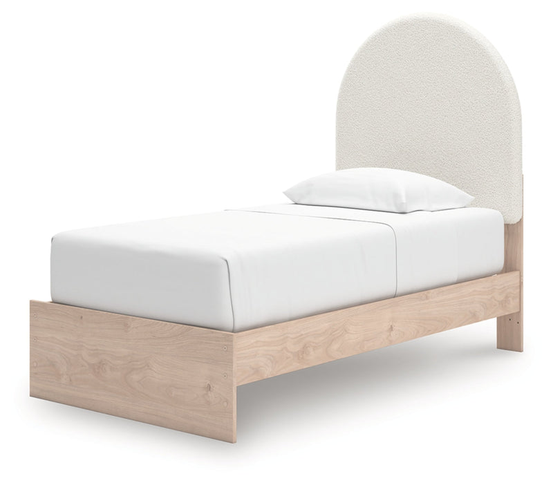 Shapella Upholstered Bed