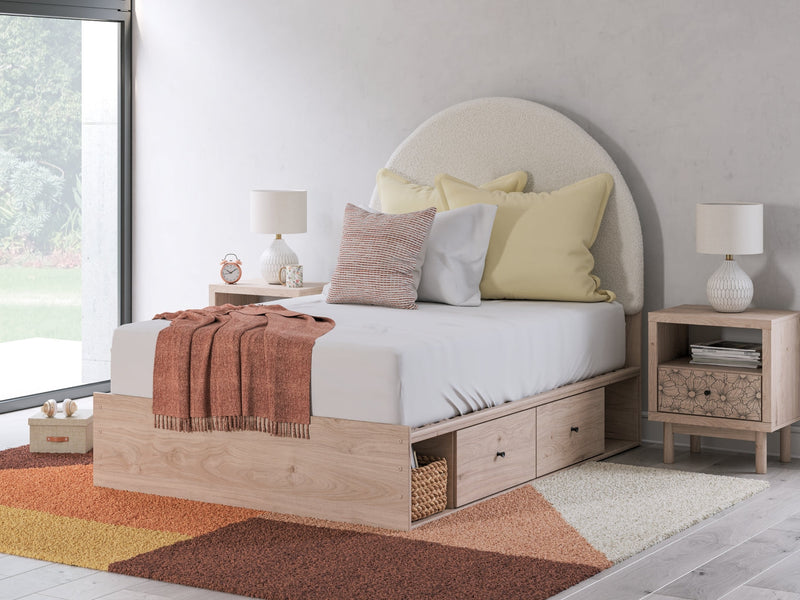 Shapella Upholstered Bed