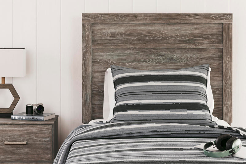 Ralinksi Bedroom Sets