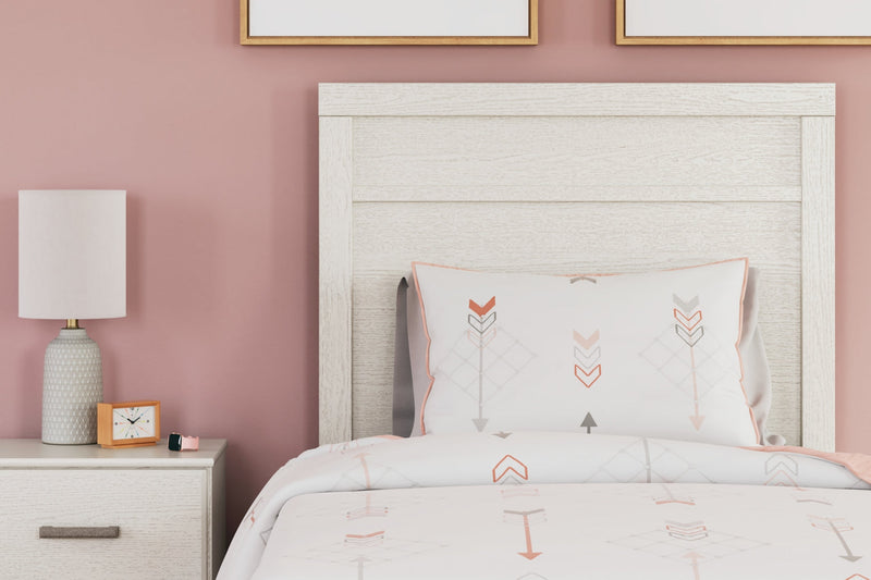 Stelsie Panel Bed