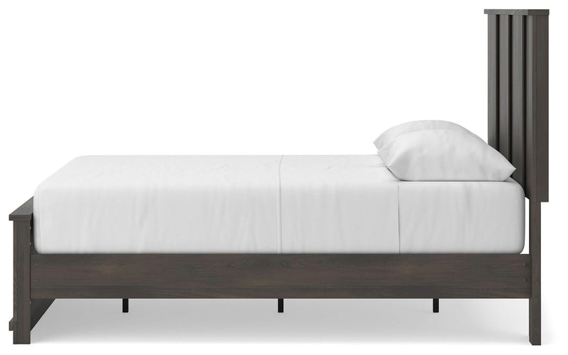 Jadiston Panel Platform Bed