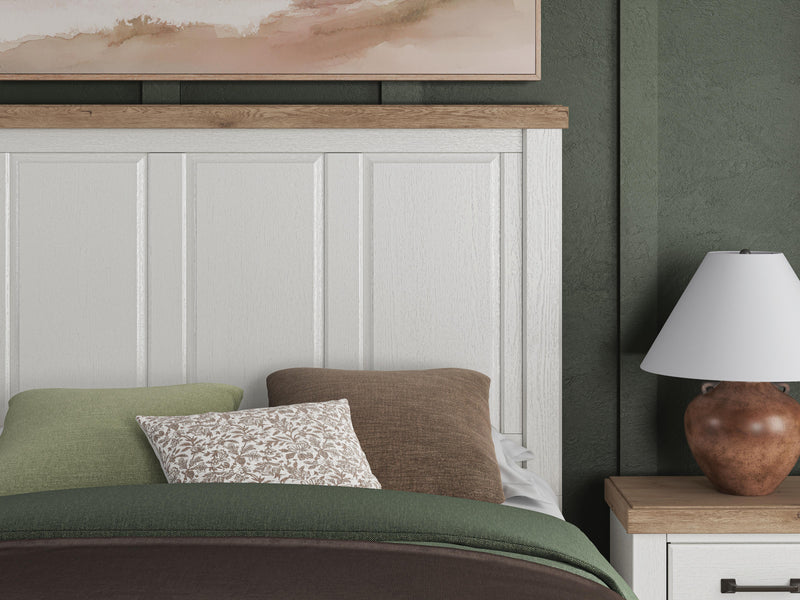 Savonport Bedroom Sets