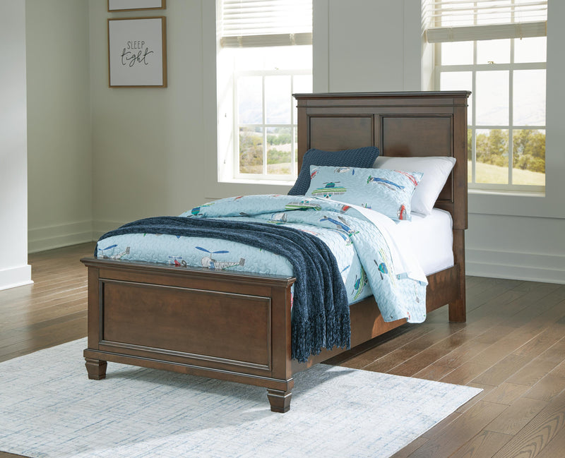 Danabrin Bedroom Sets