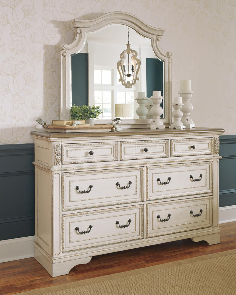 Realyn Mirrored Dressers