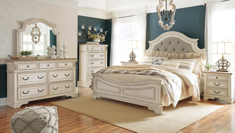 Realyn Bedroom Sets