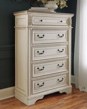 Realyn Sleigh Bed