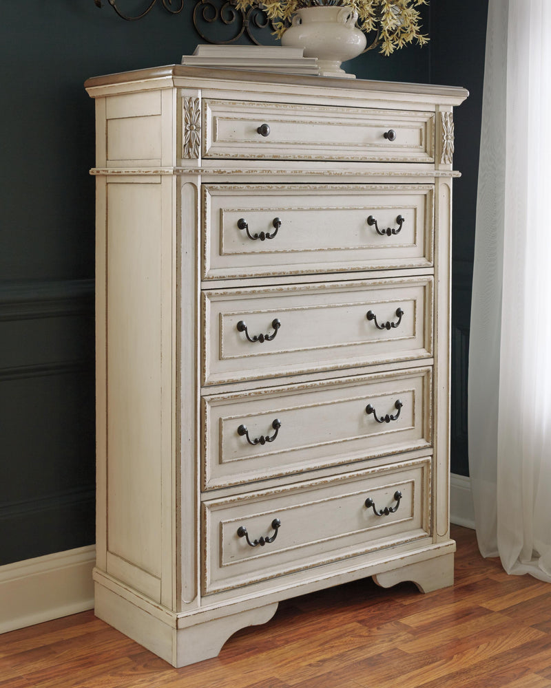 Realyn Sleigh Bed