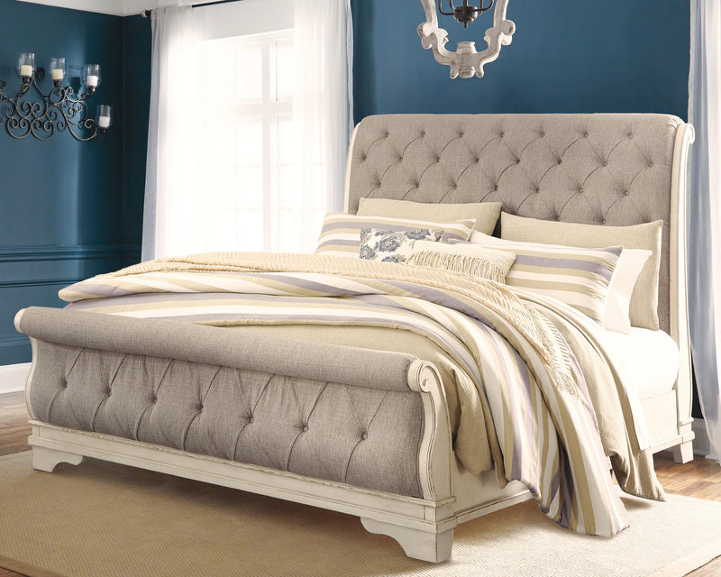 Realyn Bedroom Sets