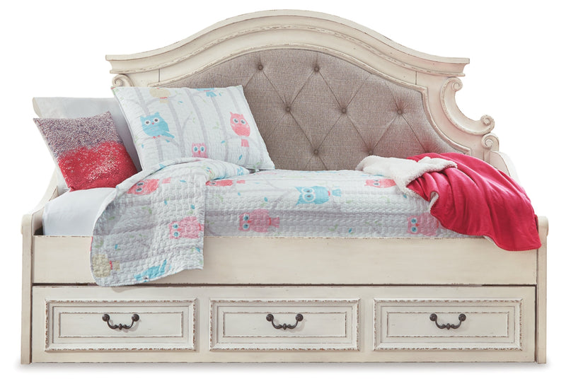 Realyn Bed
