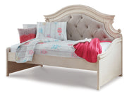 Realyn Bed