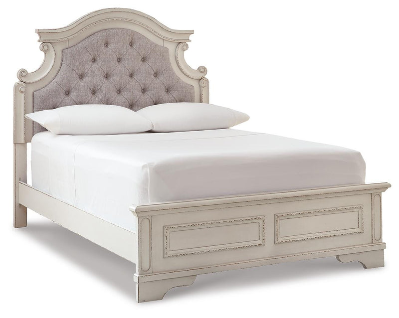 Realyn Bedroom Sets