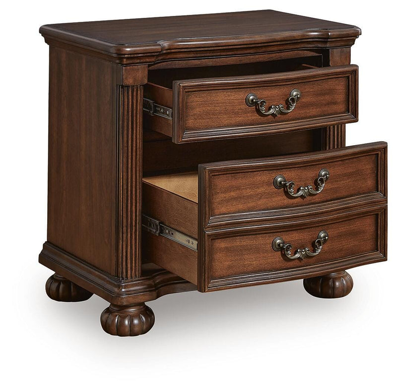 Lavinton Bedroom Sets