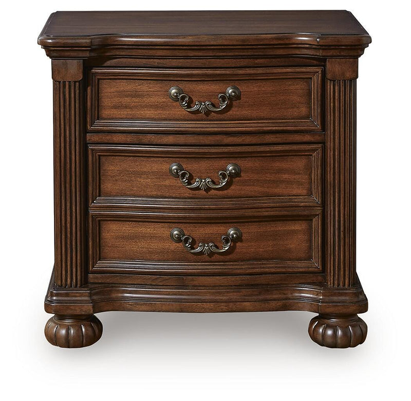 Lavinton Bedroom Sets