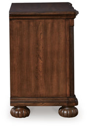 Lavinton Poster Bed, Dresser, Mirror, Chest & Nightstand, Bedroom Set