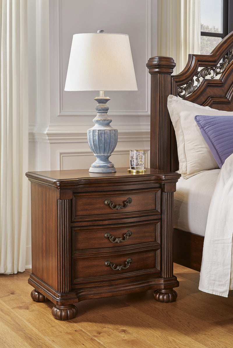 Lavinton Bedroom Sets