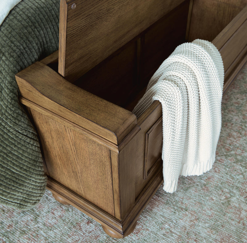 Waynely Panel Storage Bed