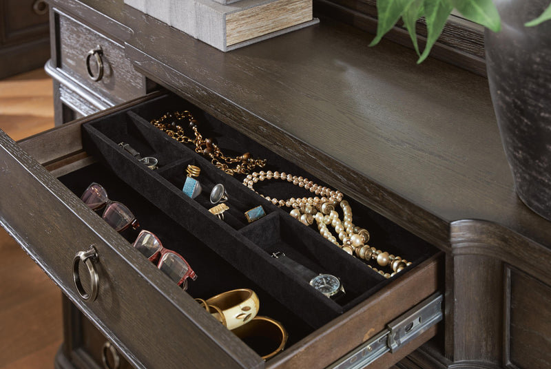 Wickenger Dressers and Chests
