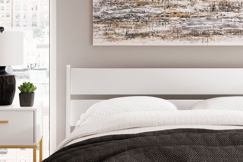 Socalle Platform Bed
