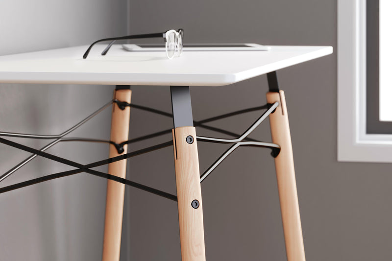 Jaspeni Desks