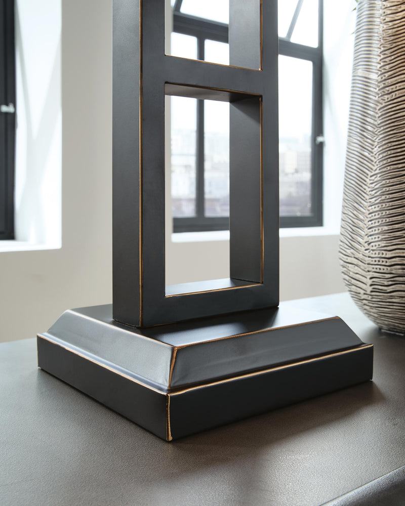 Deidra Metal Table Lamp