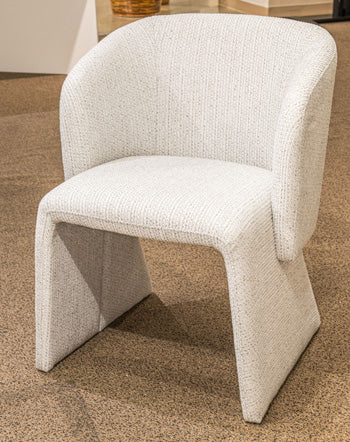 Rylandyn Dining Chairs Dining UPH Arm Chair (2 CN)