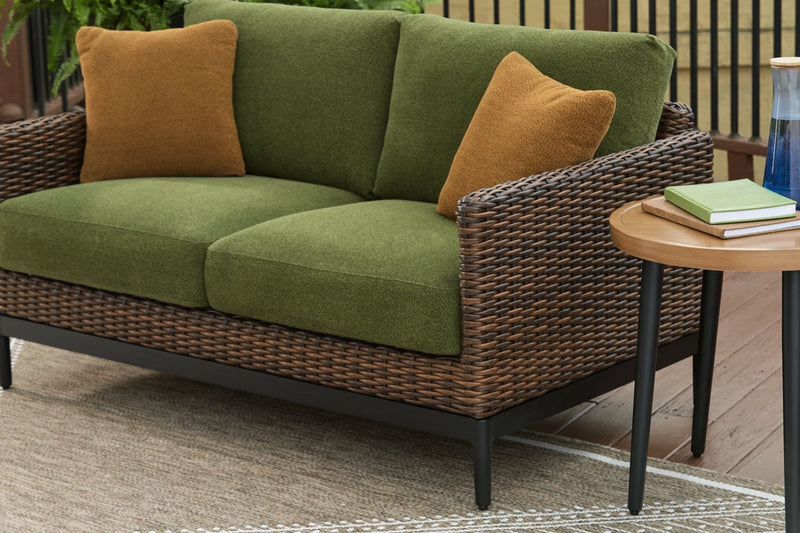Horizon Hall Outdoor Seating
