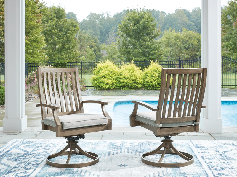 Rainier Ranch Outdoor Seating