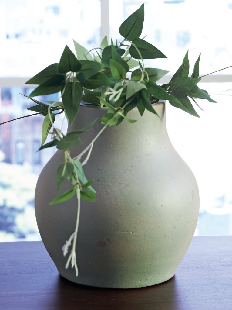 Baychester Vase - Berre Furniture
