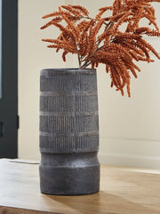 Beninworth Vase - Berre Furniture