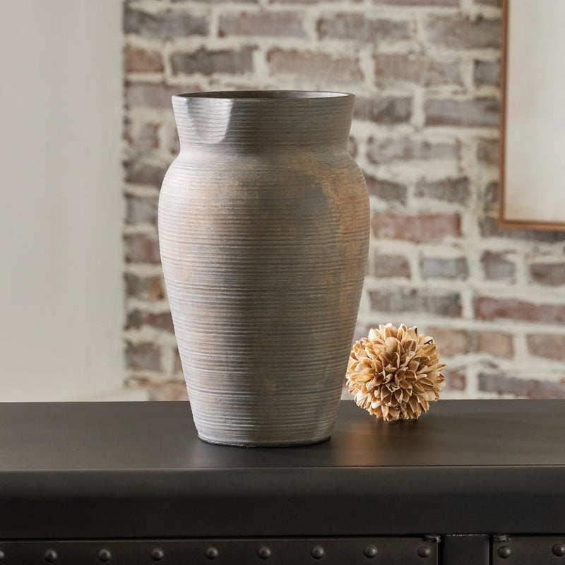 Brickmen Vase - Berre Furniture