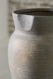 Brickmen Vase - Berre Furniture