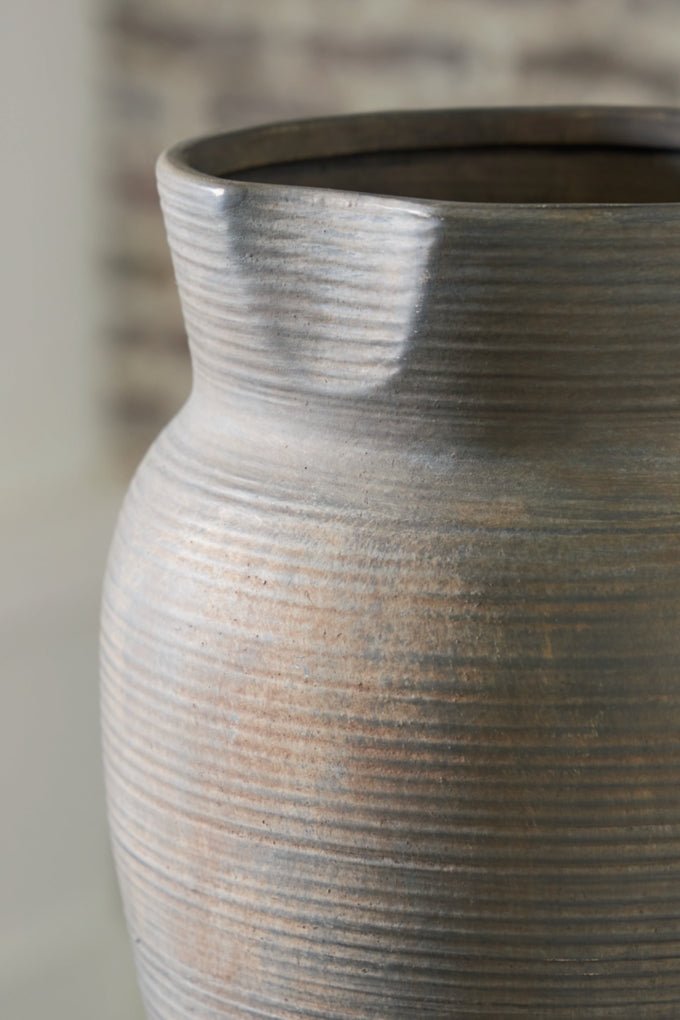 Brickmen Vase - Berre Furniture