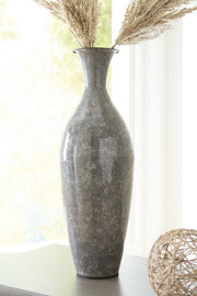 Brockwich Vase - Berre Furniture
