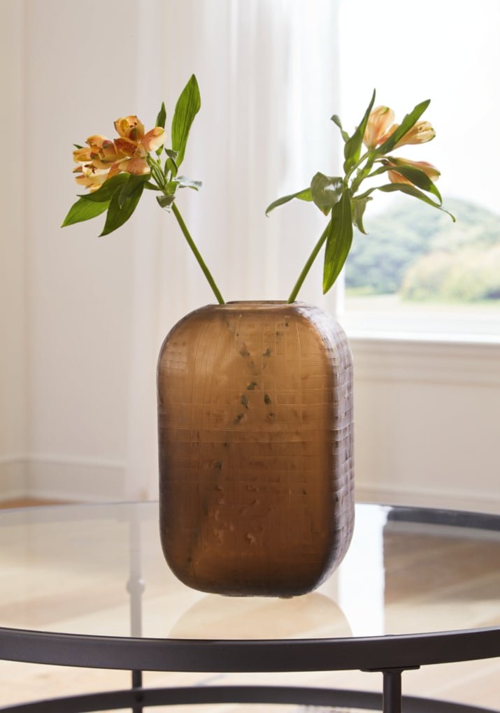 Capard Vase - Berre Furniture