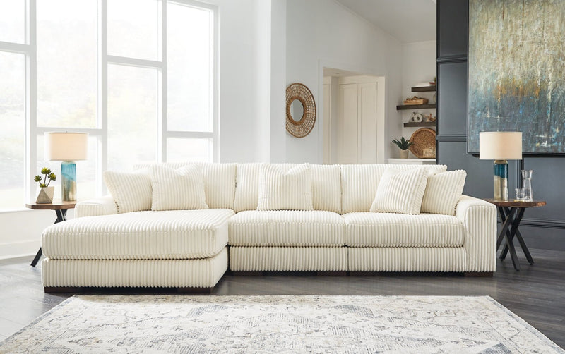 Lindyn 3-Piece Sectional with Chaise