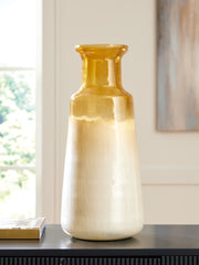 Wynburg Vase - Berre Furniture