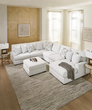 Wynncroft Manor 5-Piece Sectional with Chaise