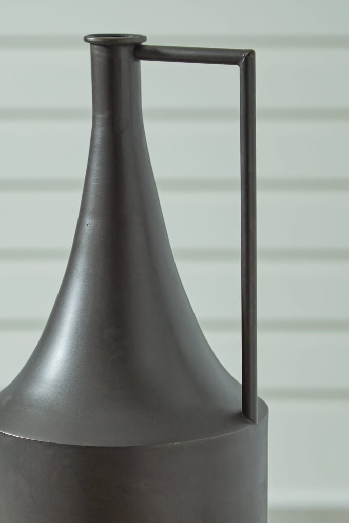 Zainforth Vase - Berre Furniture