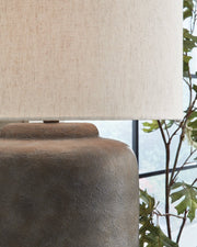 Zandophen Metal Table Lamp - Berre Furniture