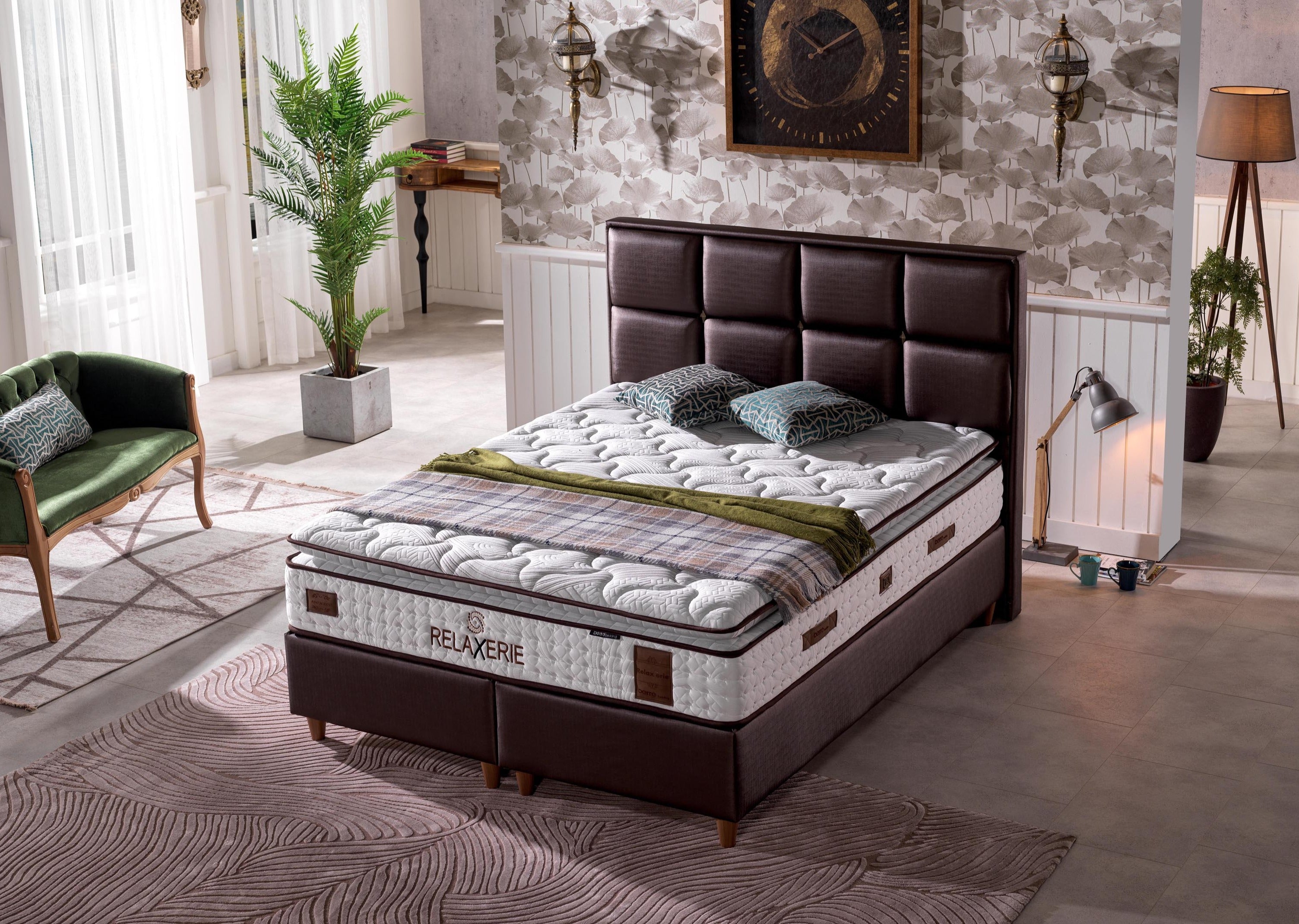 RELAXERIE Bed Brown