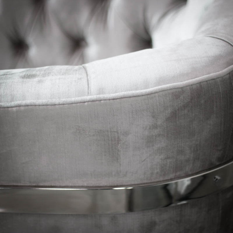 PINNACLE Armchair